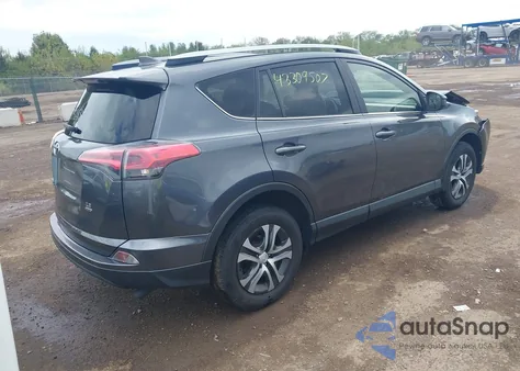2017 Toyota Rav4 Le z USA, uszkodzony, nr VIN JTMBFREV5HJ705253